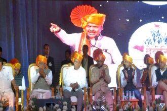 UP: प्रधानमंत्री - UP: प्रधानमंत्री मोदी करेंगे 400वीं जयंती पर होने वाले कार्यक्रम की अध्यक्षता, महाराष्ट्र के सीएम ने की घोषणा