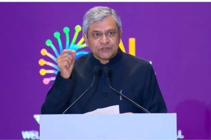 Children - Children Social Media Ban: 'जरूरी सुरक्षा पर सोशल मीडिया प्लेटफॉर्म के साथ बात चल रही', अश्विनी वैष्णव का बयान