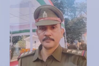 Lucknow: - Lucknow: परेड के बाद इंस्पेक्टर की बिगड़ी तबीयत, अस्पताल में मौत