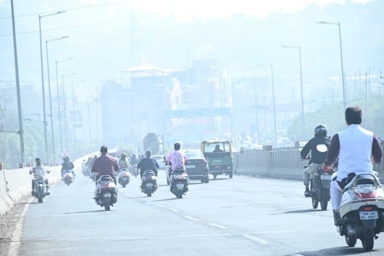 Weather: - Weather: दक्षिण में भारी बारिश का अलर्ट, उत्तर में चढ़ेगा पारा; पढ़ें मौसम विभाग का अपडेट