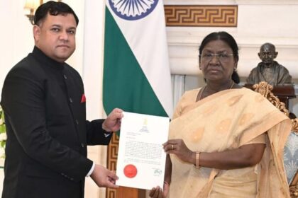 Georgia: - Georgia: जॉर्जिया में भारत के नए राजदूत अमित कुमार मिश्रा ने राष्ट्रपति से की मुलाकात, मिला लेटर ऑफ क्रेडेंस