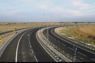 UP News: - UP News: लखीमपुर खीरी के 64 गांवों से गुजरेगा गोरखपुर-पानीपत एक्सप्रेसवे, लखनऊ हाईवे होगा सिक्सलेन