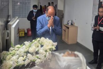 Manipur: - Manipur: मणिपुर CM ने दी थानलोन विधायक वुंगजागिन वाल्टे को श्रद्धांजलि, दुख की घड़ी में परिवार को दी सांत्वना