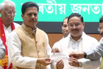 Assam: - Assam: असम में चुनाव से पहले कांग्रेस को बड़ा झटका, पूर्व अध्यक्ष भूपेन बोरा भाजपा में हुए शामिल