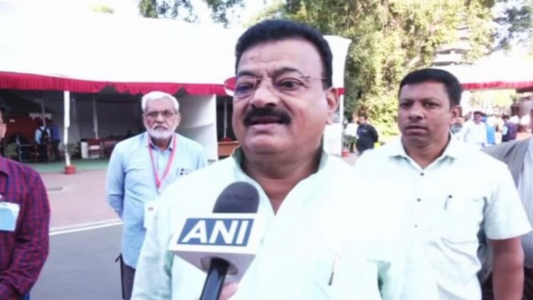 Maharashtra: - Maharashtra: भास्कर जाधव बोले- सरकार की चाय पार्टी का बहिष्कार करेगा विपक्ष, भारत-US समझौते का दिया हवाला