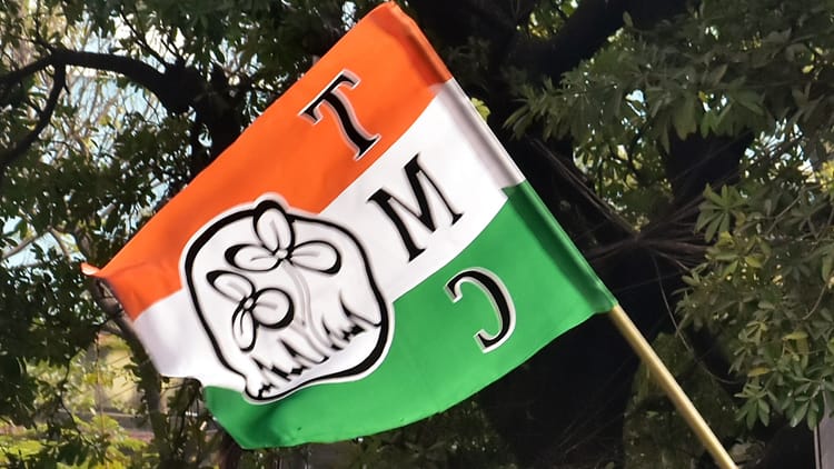 West - West Bengal: टीएमसी विधायक के वाहन पर हमला, इंडियन सेक्युलर फ्रंट पर लगा आरोप; जांच में जुटी पुलिस