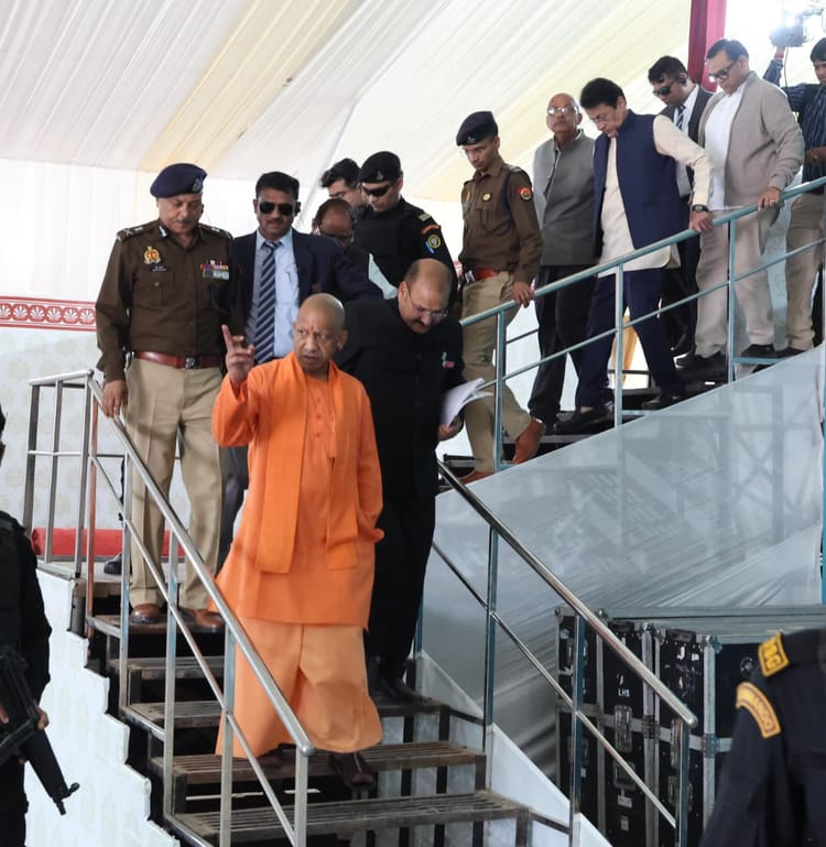 UP: चार - UP: चार दिवसीय यात्रा के लिए सीएम योगी सिंगापुर-जापान रवाना, वित्तमंत्री सहित गए ये 18 लोग; यहां लेंगे हिस्सा