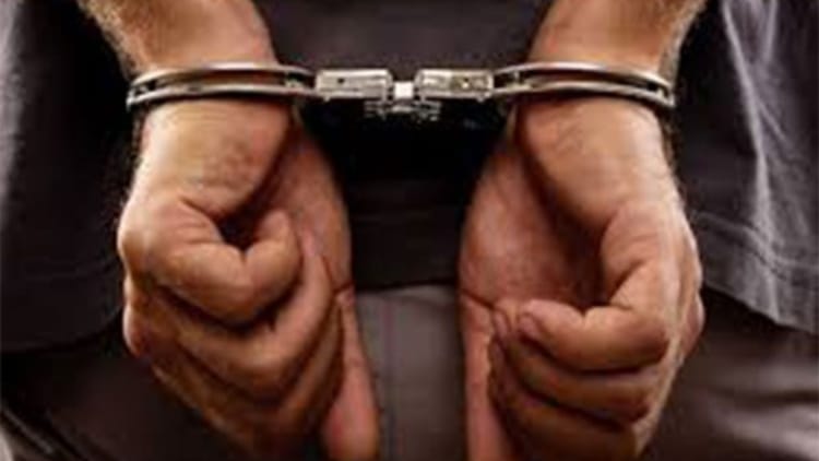 Bengal: - Bengal: पाकिस्तान के लिए जासूसी कर रहे दो शख्स मुर्शिदाबाद से गिरफ्तार; सिम कार्ड नंबर देकर लेते थे मोटी रकम