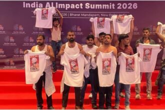 IYC Shirtless - IYC Shirtless Protest Row: एआई समिट में यूथ कांग्रेस के कृत्य पर शिक्षाविद आक्रोशित, आलोचना के साथ नसीहत भी दी