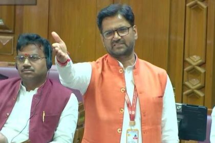 UP: अमरोहा - UP: अमरोहा में भाजपा विधायक की कार में पथराव, शराब के नशे में जमकर बवाल, चाैकी प्रभारी समेत तीन निलंबित