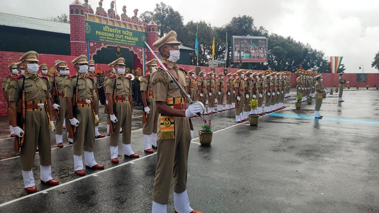 MHA: - MHA: केंद्रीय बलों में क्यों अटकी 'सहायक कमांडेंट' की नियुक्ति? 250 दिन में फोर्स आवंटन नहीं, आरटीआई में मिला