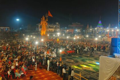 Lakhimpur - Lakhimpur Kheri News: हेमंत बृजवासी के भजनों से सजी छोटी काशी शिवोत्सव की सांझ