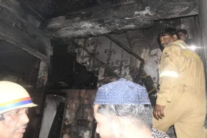 UP: मेरठ - UP: मेरठ में कपड़ा कारोबारी के मकान में लगी भीषण आग, महिला और उसके तीन बच्चों समेत छह की जलकर मौत