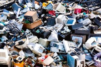 चिंताजनक: - चिंताजनक: ई-वेस्ट कुप्रबंधन से पर्यावरण ही नहीं कीमती खनिज भी हो रहे नष्ट, समुचित डाटा भी सार्वजनिक नहीं