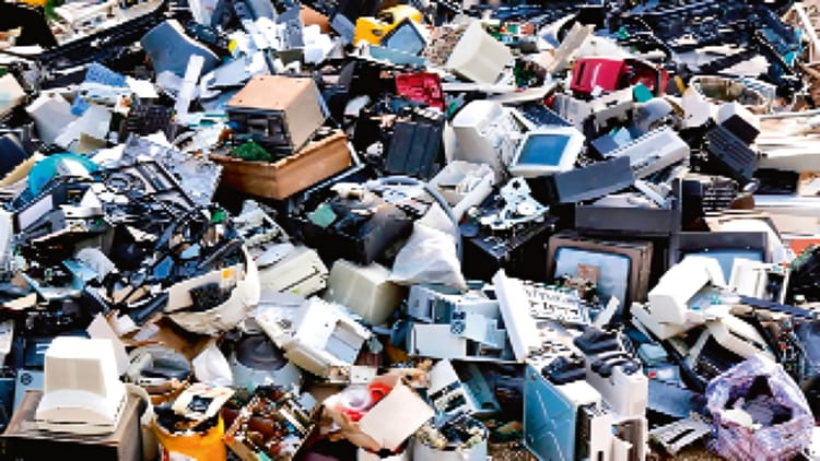 चिंताजनक: - चिंताजनक: ई-वेस्ट कुप्रबंधन से पर्यावरण ही नहीं कीमती खनिज भी हो रहे नष्ट, समुचित डाटा भी सार्वजनिक नहीं