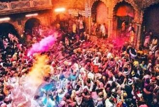 Vrindavan: - Vrindavan: बांकेबिहारी मंदिर में नई व्यवस्था, होली पर ऐसे कर सकेंगे ठाकुर जी के दर्शन; भक्तों को बड़ी राहत