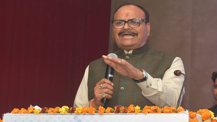 UP: डिप्टी - UP: डिप्टी सीएम बृजेश पाठक का राहुल गांधी पर हमला, बोले- दंगे करवाना चाहते हैं मोहब्बत की दुकान चलाने वाले