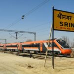 जम्मू - जम्मू और श्रीनगर के बीच दौड़ेगी वंदे भारत: 5 घंटे से भी कम में पूरा होगा सफर; जानें कब होगी शुरू ट्रेन