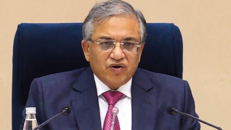 ECI: - ECI: 'पारदर्शी चुनाव के लिए राज्य और आयोग मिलकर काम करें'; राज्यों के साथ राउंड टेबल बैठक पर बोले सीईसी