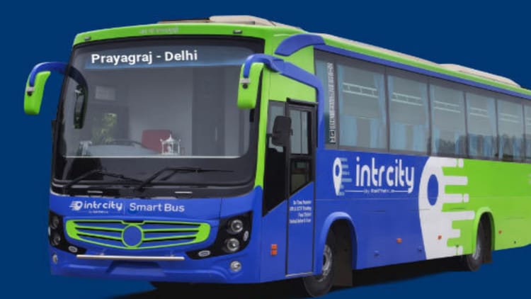 UP: चेकिंग - UP: चेकिंग के लिए रोकी गई स्लीपर बस, अंदर सवारियों की जगह मिला ऐसा सामान; फटी रह गईं टीम की आंखें