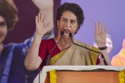 Shirtless - Shirtless Protest: प्रियंका बोलीं- युवा कांग्रेस सदस्यों की गिरफ्तारी शर्मनाक, देशहित से समझौते कर रही सरकार