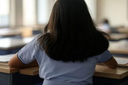 Lakhimpur - Lakhimpur Kheri: स्कूल में तीन छात्राओं से छेड़खानी, शिक्षक ने की शर्मनाक हरकत, रिपोर्ट दर्ज