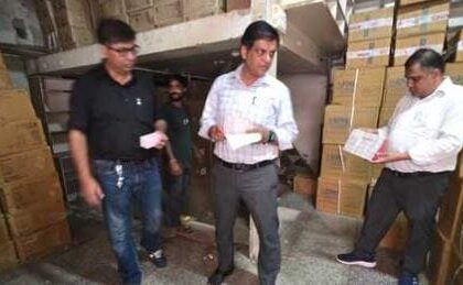 UP: एंटीबायोटिक, - UP: एंटीबायोटिक, पेट रोग, मधुमेह सहित 12 दवाएं संदिग्ध, तीन मेडिकल स्टोर पर छापा, 10 घंटे चली जांच