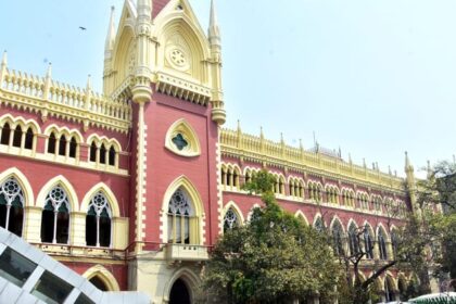 बंगाल - बंगाल एसआईआर: हाई कोर्ट ने झारखंड-ओडिशा से मांगे 100-100 न्यायिक अधिकारी, आयोग-प्रशासन संग मैराथन बैठक