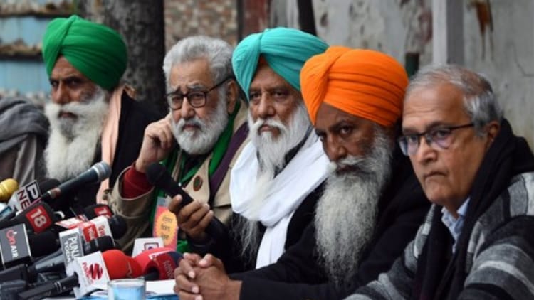 SKM: - SKM: संयुक्त किसान मोर्चा बढ़ाएगा सरकार की टेंशन, भारत-US व्यापार समझौते के खिलाफ कर ली ये बड़ी तैयारी