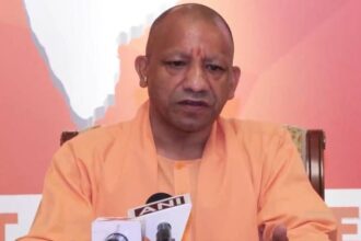 UP: सीएम - UP: सीएम योगी ने दिए निर्देश, सभी कर्मचारियों का वेतन होली से पहले देना सुनिश्चित करें