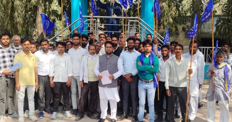 Lakhimpur - Lakhimpur Kheri News: आंदोलन की चेतावनी पर बीएएसए कार्यालय में पुलिस तैनात