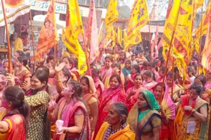 Lakhimpur - Lakhimpur Kheri News: धूमधाम से निकाली खाटू श्याम की निशान यात्रा