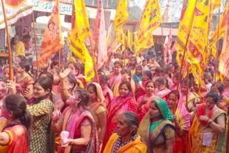 Lakhimpur - Lakhimpur Kheri News: धूमधाम से निकाली खाटू श्याम की निशान यात्रा