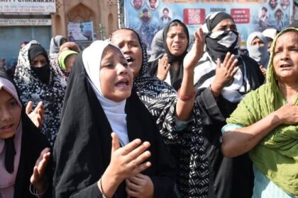 UP News: - UP News: खामेनेई की मौत के बाद यूपी में हाई अलर्ट, प्रदर्शनों पर पुलिस के पैनी नजर; अराजकता फैलाई तो खैर नहीं