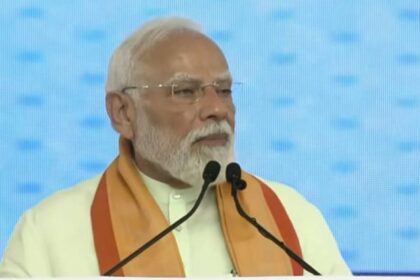 तमिलनाडु: - तमिलनाडु: पीएम मोदी ने दी करोड़ों की परियोजनाओं की सौगात, कहा- रेल और सड़क मार्गों में हुआ ऐतिहासिक परिवर्तन