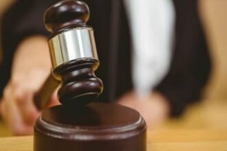 High - High Court : एफआईआर में बिना कारण देरी कानूनी प्रक्रिया का दुरुपयोग, गबन के आरोपी कर्मचारी की गिरफ्तारी पर रोक