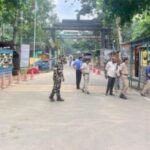 Lakhimpur - Lakhimpur Kheri: गुजरात का शख्स बैग में ले जा रहा था एक किलो चांदी के जेवर, भारत-नेपाल सीमा पर पकड़ा गया