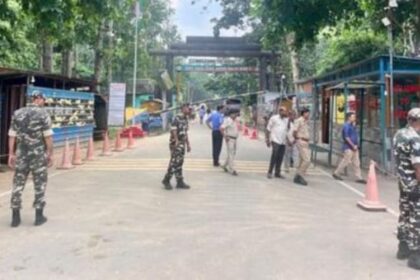 Lakhimpur - Lakhimpur Kheri: गुजरात का शख्स बैग में ले जा रहा था एक किलो चांदी के जेवर, भारत-नेपाल सीमा पर पकड़ा गया