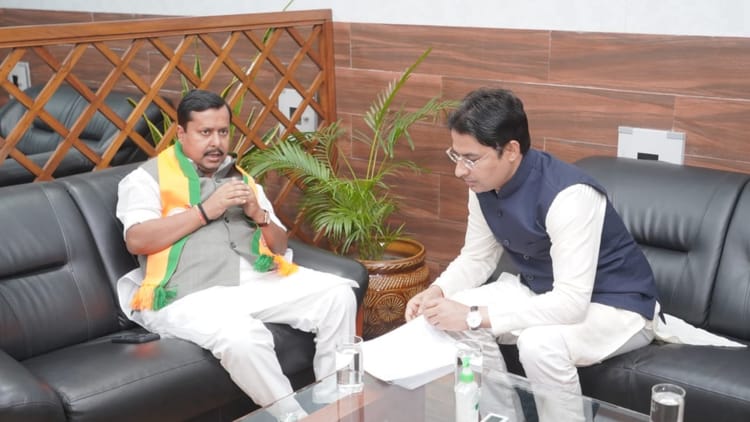 सांसद - सांसद राजू बिष्ट बोले- दार्जिलिंग हिल्स से उठी बदलाव की आवाज, संगठन को और मजबूत करने का संकल्प