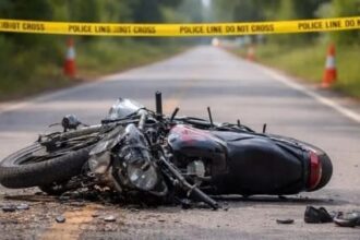 मातम - मातम में बदलीं खुशियां: बाइक सवार दो दोस्तों की हादसे में मौत, तीसरा गंभीर; 11 दिन पहले ही हुई थी छोटे की शादी