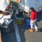 Unnao - Unnao Road Accident: अनियंत्रित होकर डिवाइडर से टकराकर पलटा लोडर; चालक और बच्ची की मौत, दंपती सहित सात घायल