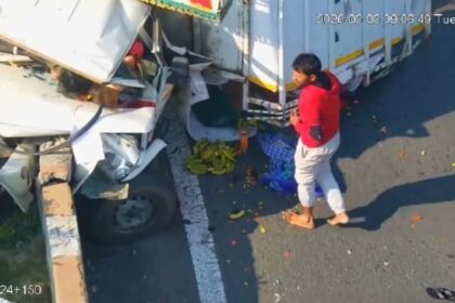 Unnao - Unnao Road Accident: अनियंत्रित होकर डिवाइडर से टकराकर पलटा लोडर; चालक और बच्ची की मौत, दंपती सहित सात घायल