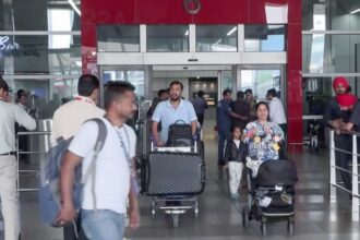 'हर तरफ - 'हर तरफ मिसाइलें, सहम गए थे बच्चे': हमलों के बीच कैसे बीते खौफनाक दिन; मस्कट से लौटे भारतीयों ने सुनाई दास्तां