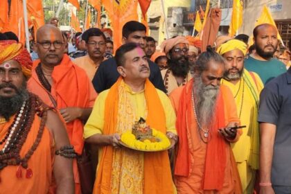 Bengal: - Bengal: होली से पहले दोल महोत्सव पर भवानीपुर में शक्ति प्रदर्शन, शुभेंदु की सक्रियता से बंगाल की सियासत गरम