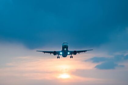 पश्चिम - पश्चिम एशिया तनाव: फंसे यात्रियों के लिए भारत सरकार की योजना, कल संचालित होंगी 58 उड़ानें; जानें पूरा प्लान