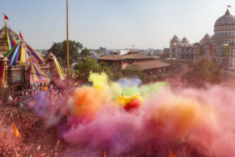 होली - होली की धूम: मथुरा, काशी और अयोध्या समेत पूरे यूपी में रंग, रस व राग का उल्लास; मस्ती में निकलेंगी टोलियां