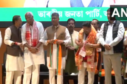 Assam - Assam Election 2026: भाजपा ने दिया कांग्रेस को झटका, असम के तीन निलंबित विधायकों को पार्टी में किया शामिल