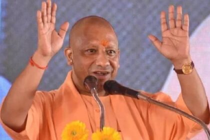 UP: आरएसएस - UP: आरएसएस कार्यकर्ताओं से जमीनी फीडबैक ले रहे मुख्यमंत्री योगी आदित्यनाथ, यूपी चुनाव को लेकर हुए सक्रिय