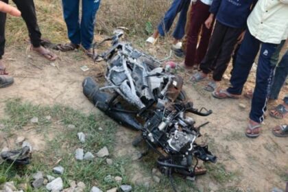 UP: अंबाला - UP: अंबाला कैंट स्पेशल ट्रेन से टकराई बाइक, इंजन में फंसकर एक किमी तक घिसटती रही; बड़ा हादसा टला