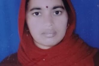 Lakhimpur - Lakhimpur Kheri News: शिक्षामित्र की मौत के बाद परिजन थाने पहुंचे, प्रताड़ना का आरोप